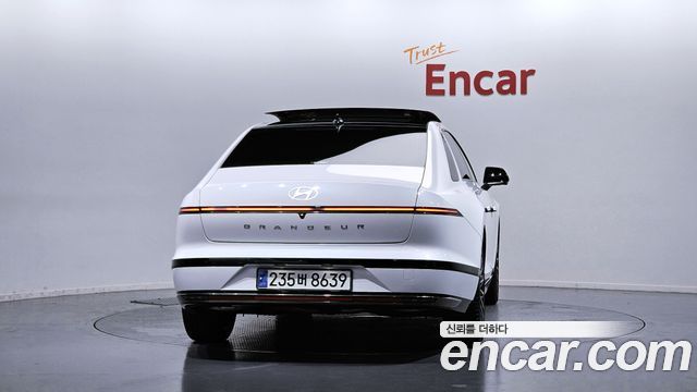 Hyundai Grandeur GN7, гибрид Calligraphy - фото 3