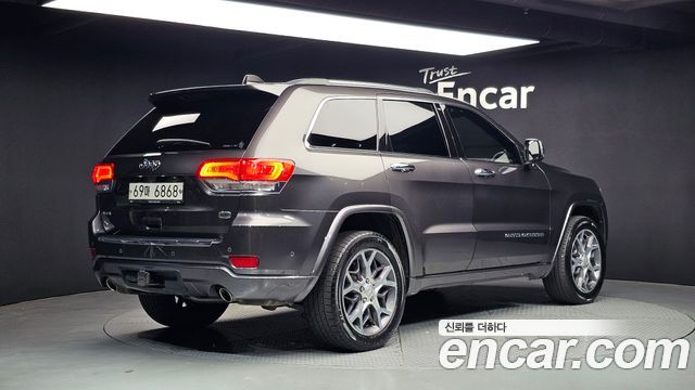 Jeep Cherokee 3.6 Overland WK2 - фото 1