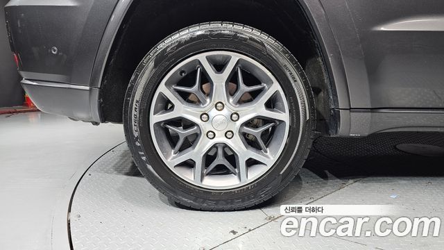 Jeep Cherokee 3.6 Overland WK2 - фото 4