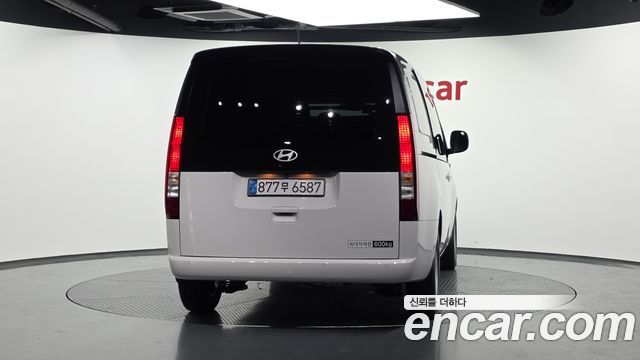 Hyundai Staria Cargo 5-Seater Smart - фото 3