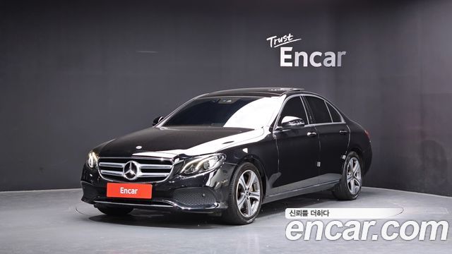 Mercedes-Benz E-Class W213 E300 Avantgarde - фото 0