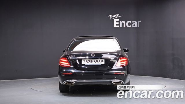 Mercedes-Benz E-Class W213 E300 Avantgarde - фото 3