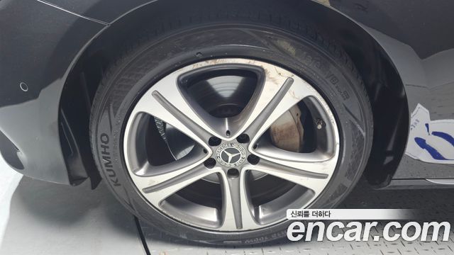 Mercedes-Benz E-Class W213 E300 Avantgarde - фото 4