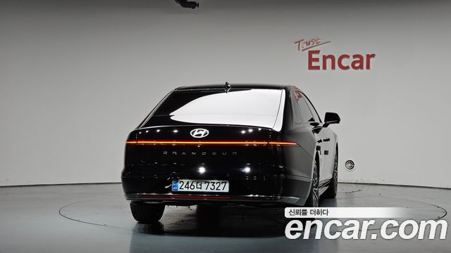 Hyundai Grandeur GN7, гибрид Calligraphy - фото 2