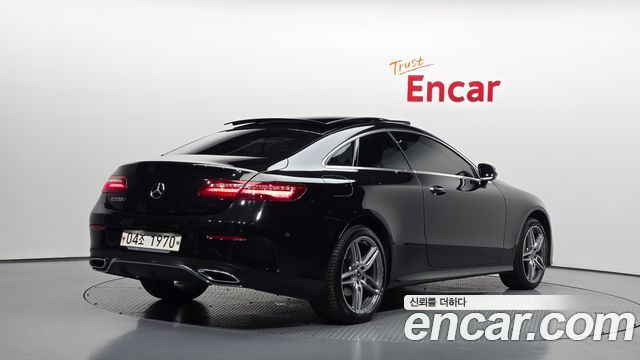 Mercedes-Benz E-Class W213 E220d Coupe - фото 1