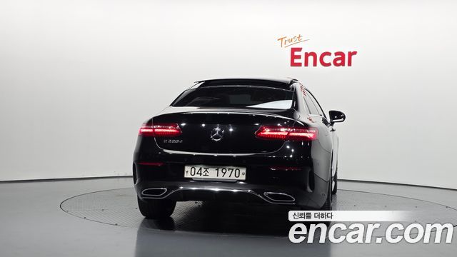 Mercedes-Benz E-Class W213 E220d Coupe - фото 3