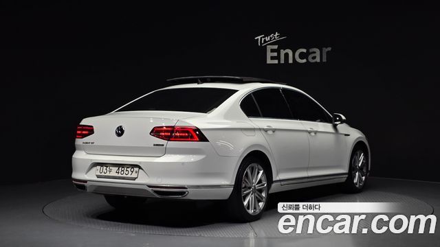 Volkswagen Passat B8 2.0 TDI 4Motion Prestige - фото 1