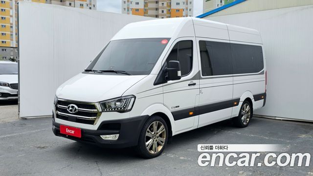 Hyundai Solati 15-seater Luxury - фото 0