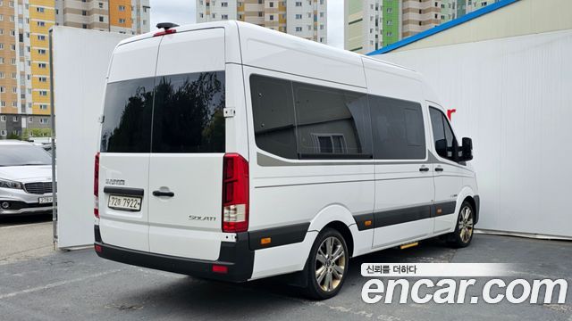 Hyundai Solati 15-seater Luxury - фото 1