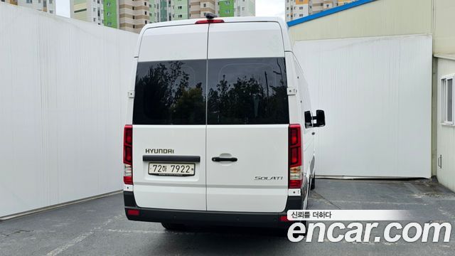 Hyundai Solati 15-seater Luxury - фото 3