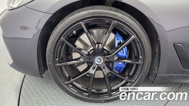 BMW 5-Series G30 M550i xDrive - фото 4