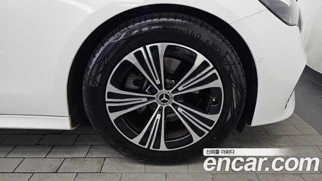 Mercedes-Benz E-Class W214 E200 Avantgarde - фото 4