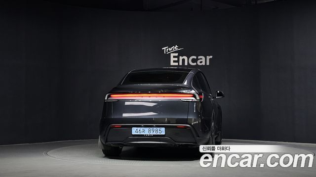 Tesla Model Y Premium RWD - фото 3