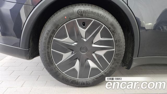 Tesla Model Y L Long Range AWD - фото 4