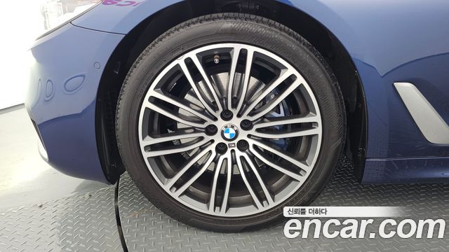 BMW 5-Series G30 530i M Sport Package Plus - фото 4