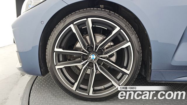 BMW 4-Series G22 420i M Sport Convertible - фото 4