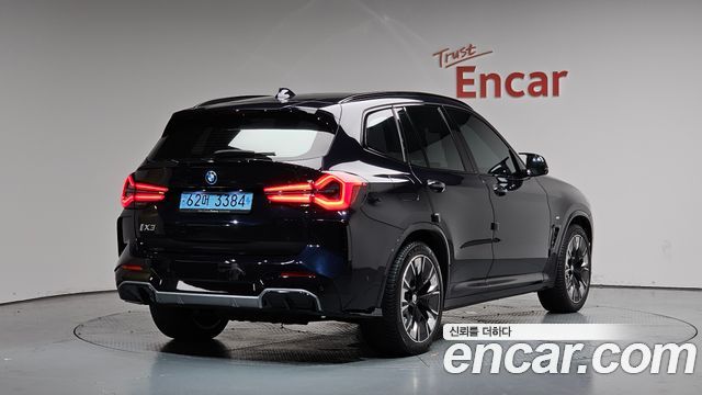 BMW iX3 M Sports - фото 0