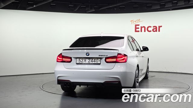 BMW 3-Series F30 320d M Sport Shadow - фото 3
