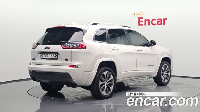 Jeep Cherokee KL 2.2 Diesel Overland 4WD - фото 0