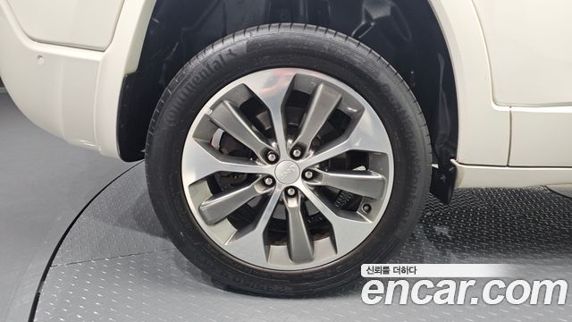 Jeep Cherokee KL 2.2 Diesel Overland 4WD - фото 3