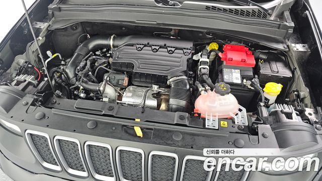 Jeep Renegade 1.3 Limited - фото 4