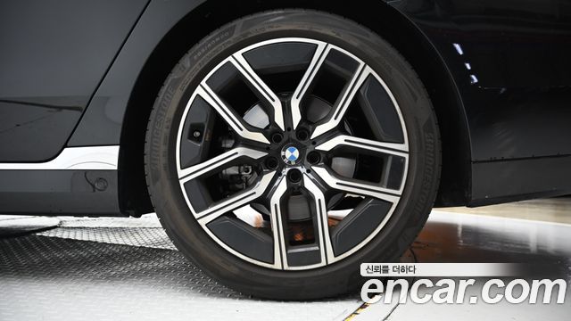 BMW 7-Series G70 740i xDrive M Sport - фото 4