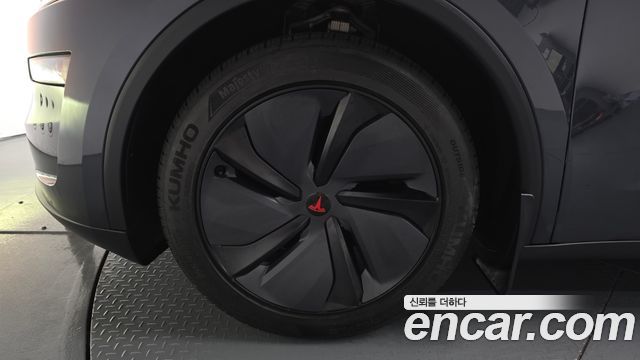 Tesla Model Y RWD - фото 3