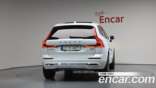 Volvo XC60 2-го поколения B5 Inscription - фото 2