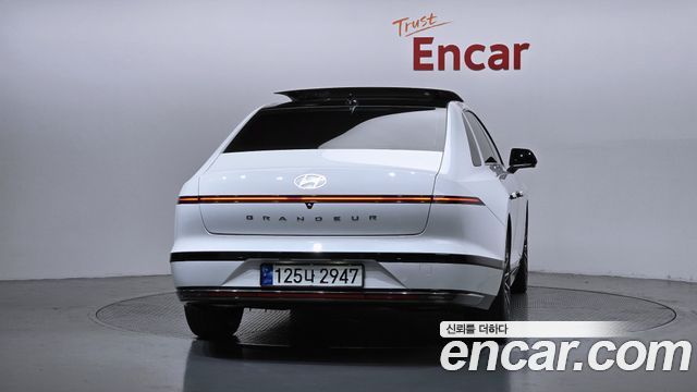 Hyundai Grandeur GN7 2,5 Gasoline 2WD Calligraphy - фото 3