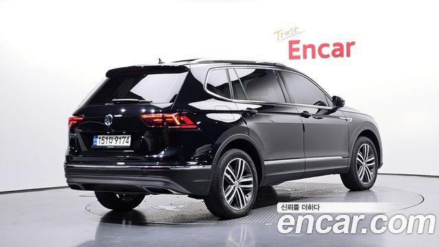Volkswagen Tiguan 2.0 TDI Prestige - фото 0