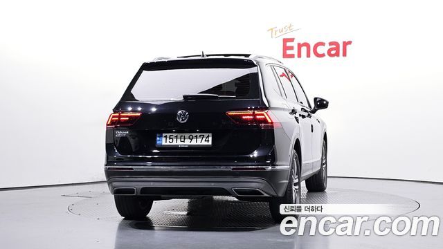 Volkswagen Tiguan 2.0 TDI Prestige - фото 2