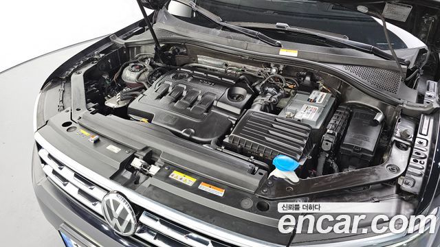 Volkswagen Tiguan 2.0 TDI Prestige - фото 4