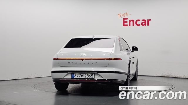 Hyundai Grandeur GN7 2,5 Gasoline 2WD Calligraphy - фото 3
