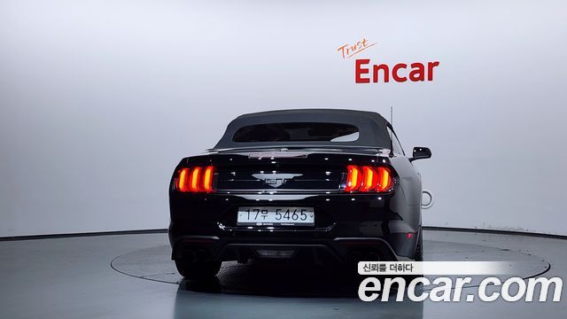 Ford Mustang GT Convertible - фото 3