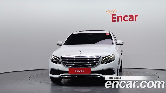 Mercedes-Benz E-Class W213 E220d Exclusive - фото 2
