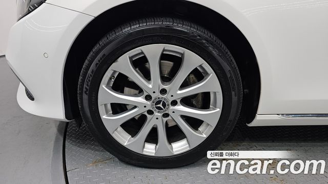 Mercedes-Benz E-Class W213 E220d Exclusive - фото 4