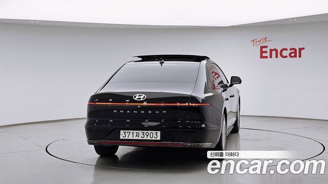 Hyundai Grandeur GN7 2,5 Gasoline 2WD Calligraphy - фото 3