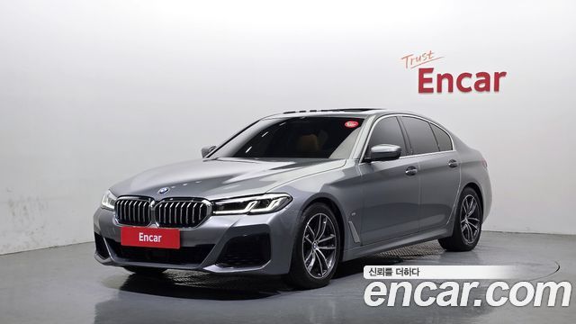 BMW 5-Series G30 520i M Sport - фото 0