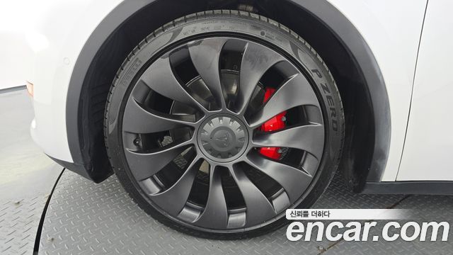Tesla Model Y Performance AWD - фото 4