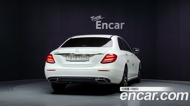 Mercedes-Benz E-Class W213 E250 Avantgarde - фото 3