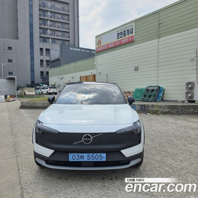 Volvo EX30 Performance Ultra - фото 0