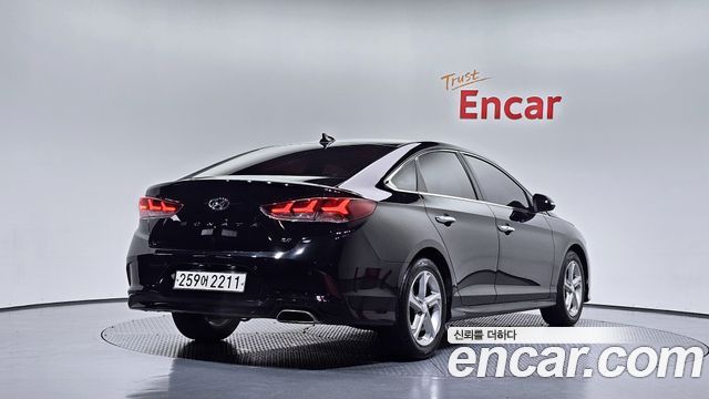 Hyundai Sonata 2.0 Smart Spicial - фото 1