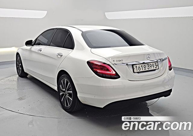 Mercedes-Benz C-Class W205 C200 - фото 2