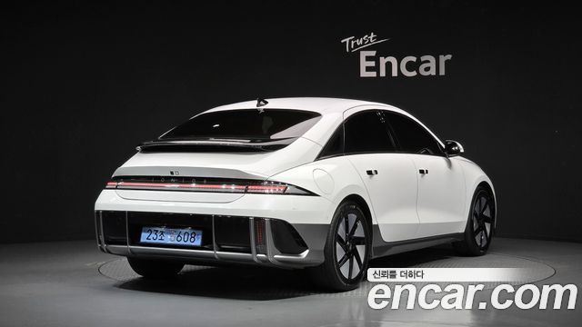 Hyundai Ioniq6 Long Range AWD Prestige - фото 1