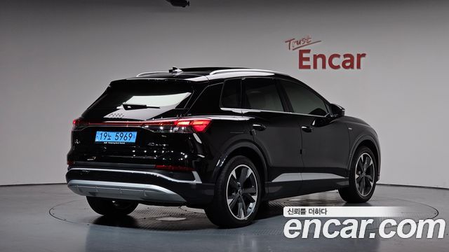 Audi Q4 e-tron F4 40 Premium - фото 0