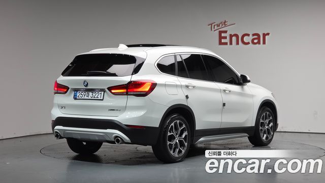 BMW X1 F48 xDrive 18d xLine - фото 1