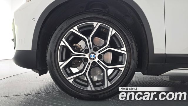 BMW X1 F48 xDrive 18d xLine - фото 4