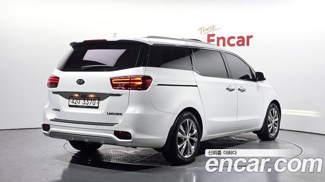 Kia Carnival Новый Gasoline 7-Seater Limousine President - фото 1