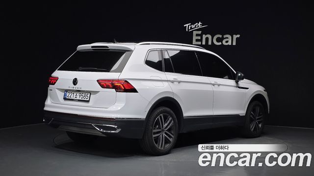 Volkswagen Tiguan 2.0 TSI Prestige - фото 1