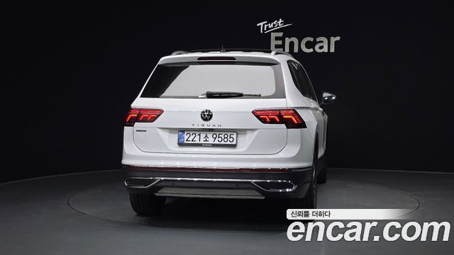 Volkswagen Tiguan 2.0 TSI Prestige - фото 3